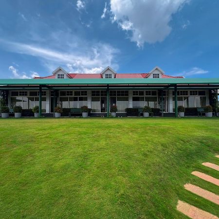 Cloudy Court Resort Идуки Екстериор снимка
