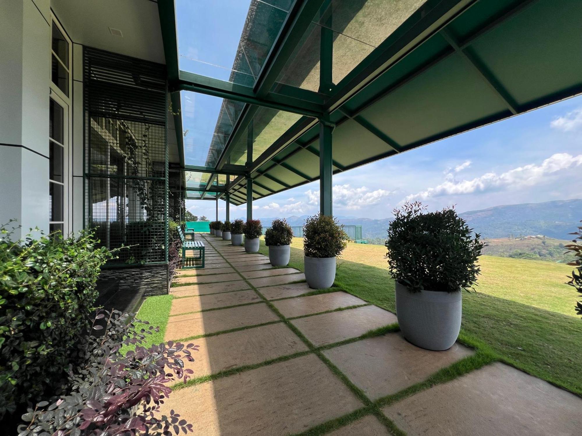 Cloudy Court Resort Идуки Екстериор снимка