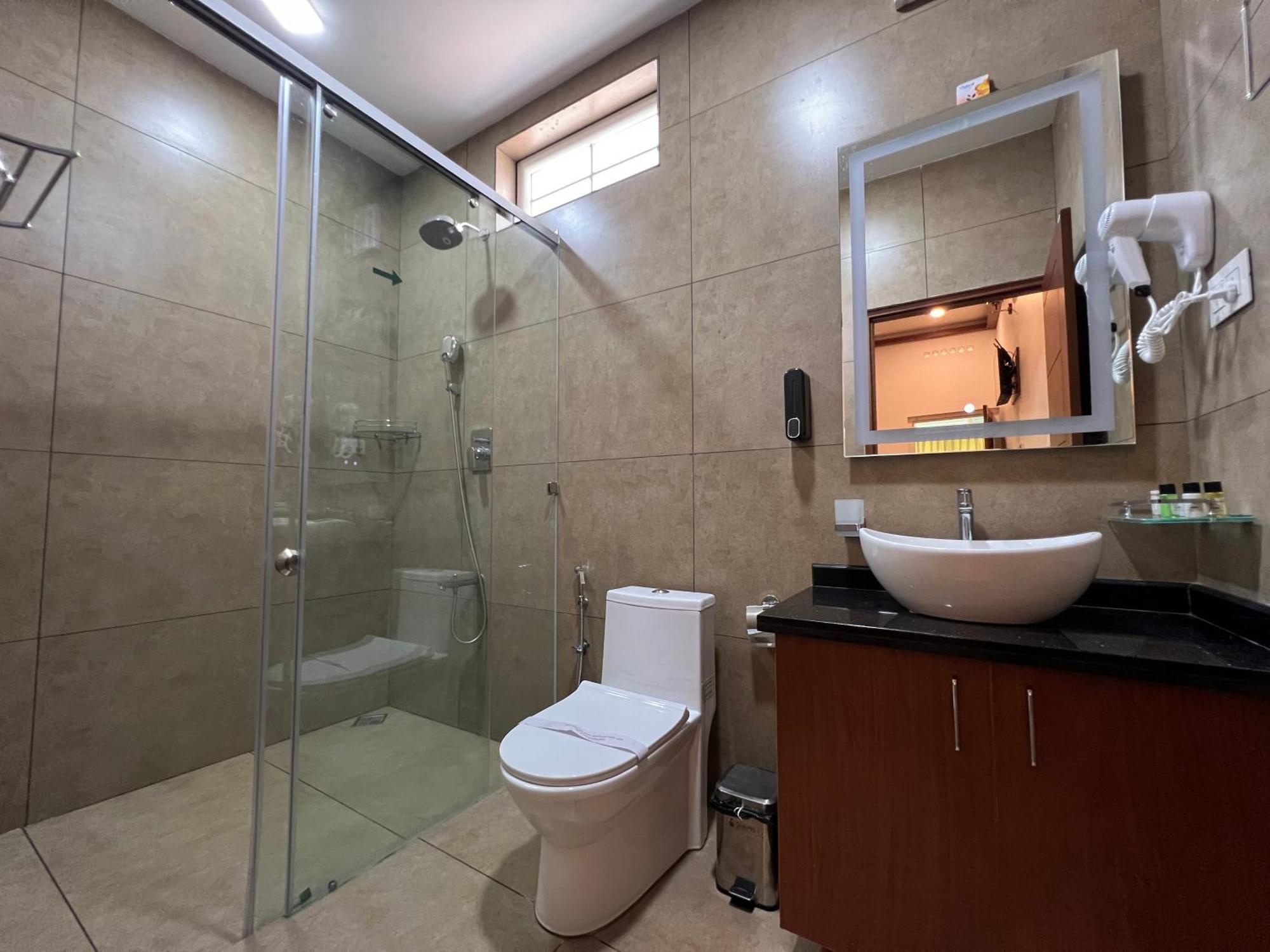 Cloudy Court Resort Идуки Екстериор снимка